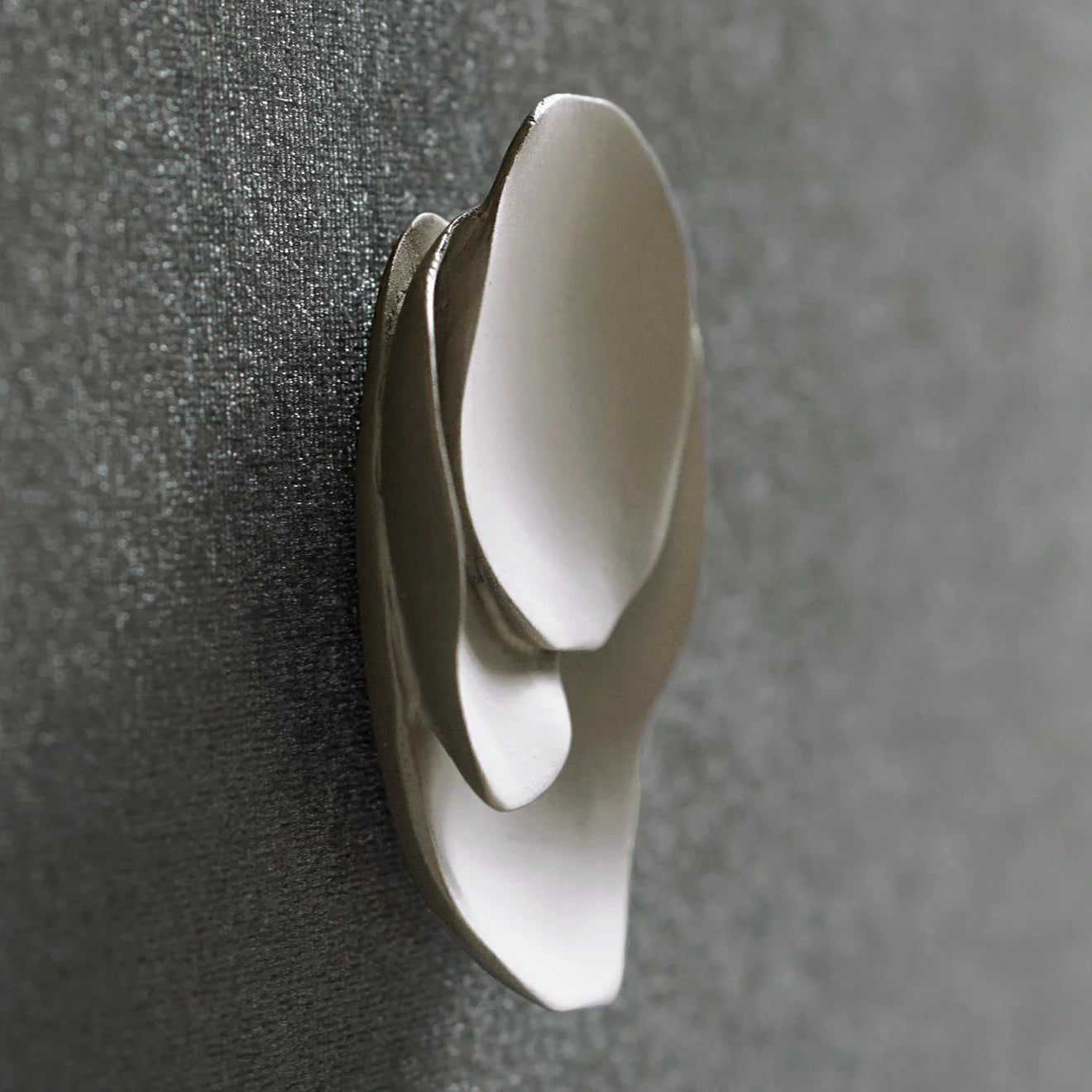 WALL PLAY™: LICHEN, GREY DOVE