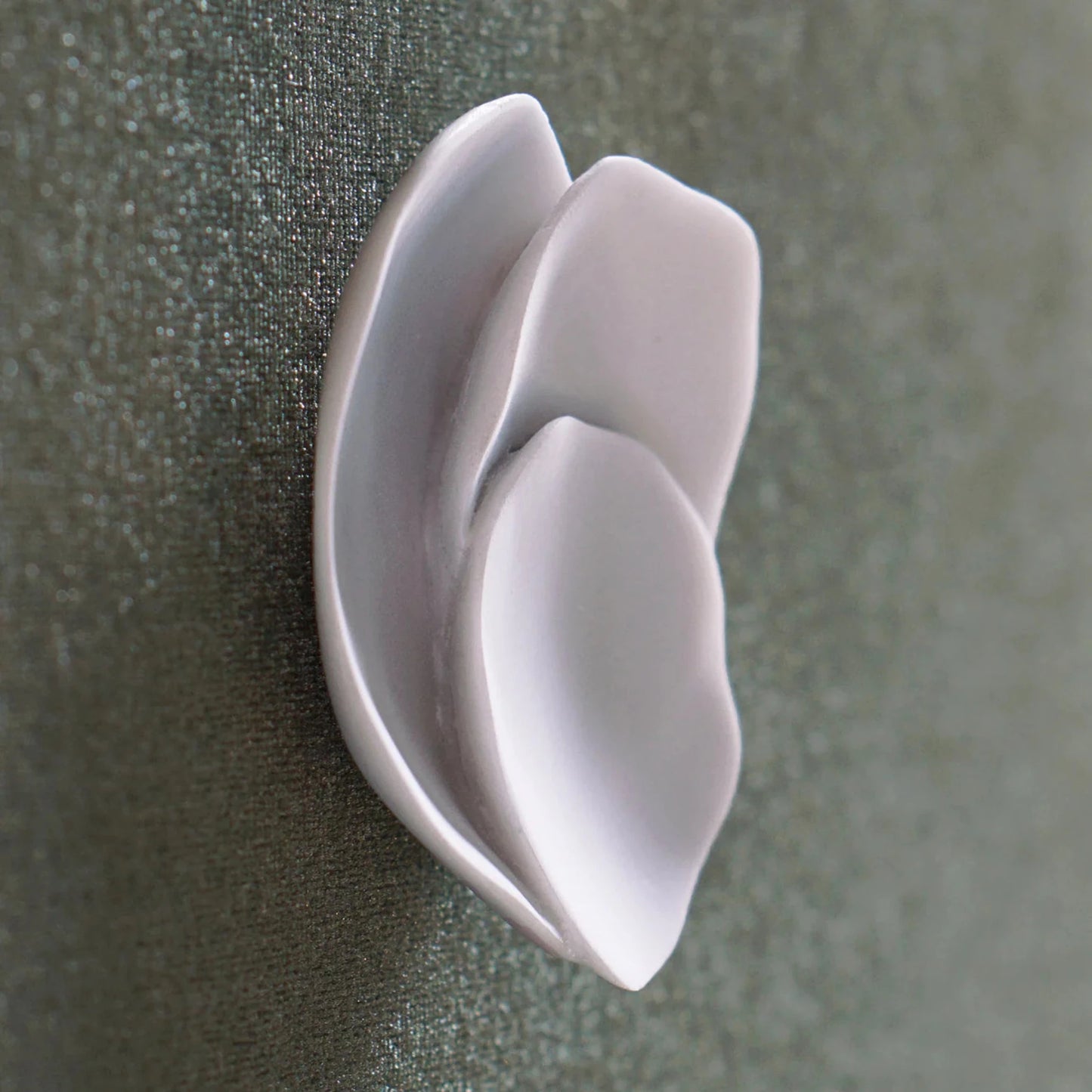 WALL PLAY™: LICHEN, OFF - WHITE